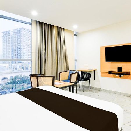 Super Townhouse Unnam Hotels Backside Of Tabala Rasa Pub, Financial District ไฮเดอราบัด ภายนอก รูปภาพ